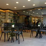 L'opera Deluxe Hotel