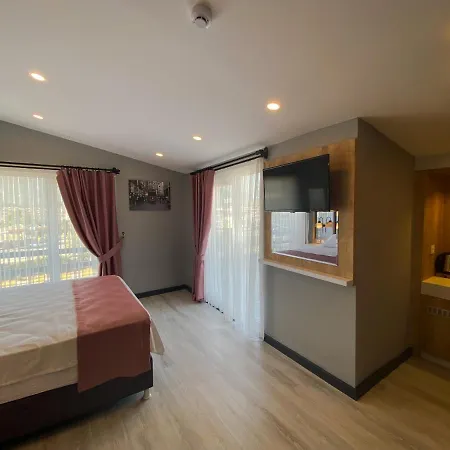 L'opera Deluxe Hotel