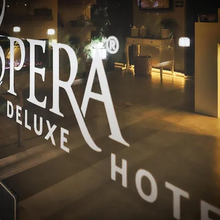 L'opera Deluxe